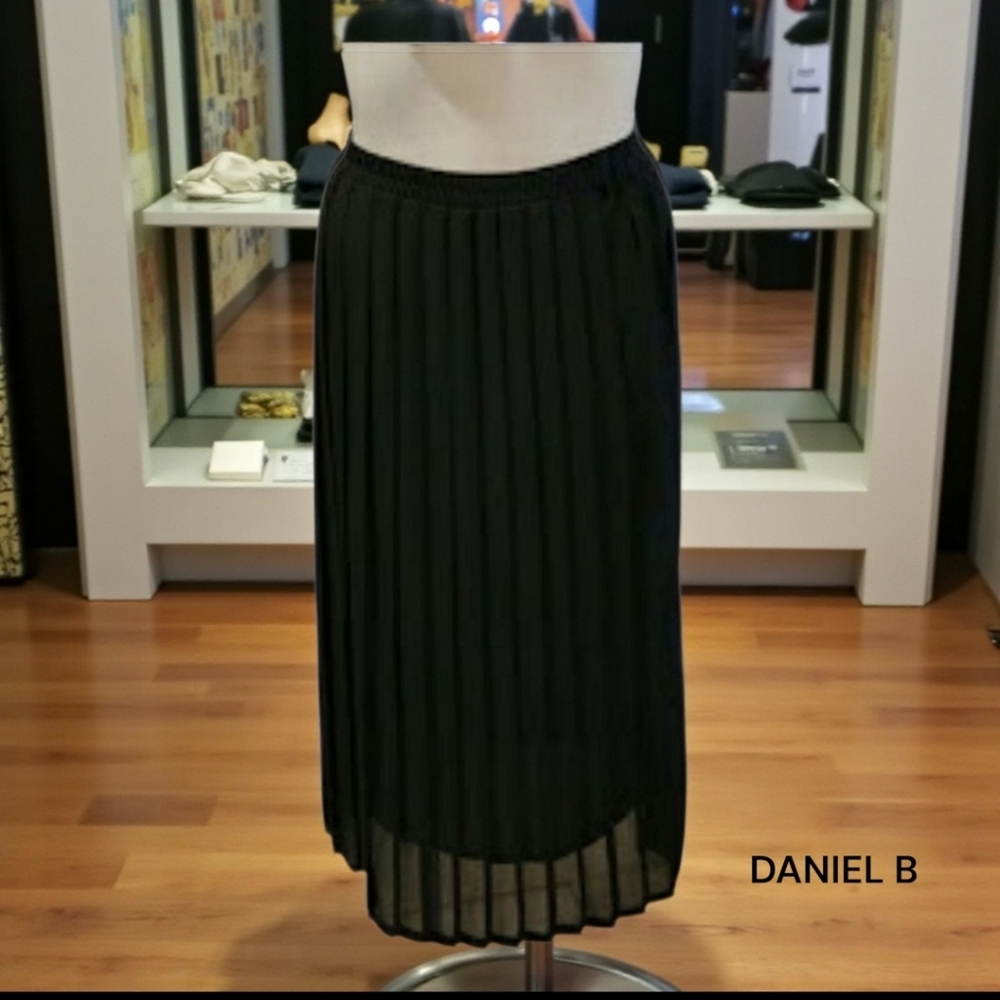 VINTAGE DANIEL, MOCK, WRAP, PLEATED CREPE CHIFFON , BLACK, SKIRT, SIZE 10, MED.